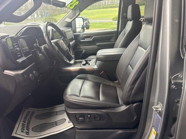 2025 Chevrolet Silverado 3500 HD Crew Cab Long Box 4-Wheel Drive LT