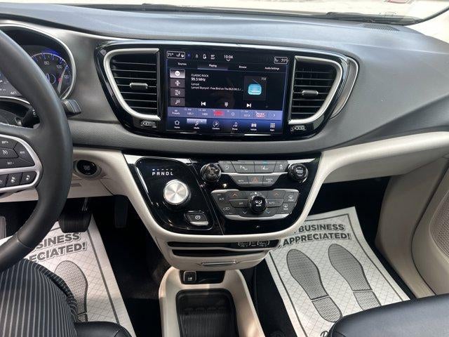 2024 Chrysler Pacifica Touring L FWD