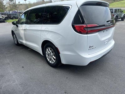 2024 Chrysler Pacifica Touring L FWD