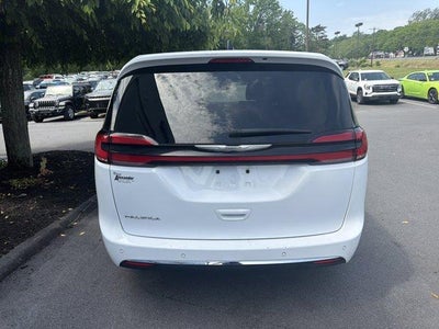 2023 Chrysler Pacifica Touring L FWD
