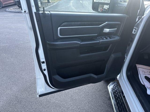 2024 RAM 3500 Big Horn 4x4 Crew Cab 8' Box