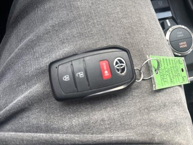 2025 Toyota 4Runner SR5 4WD (GS)