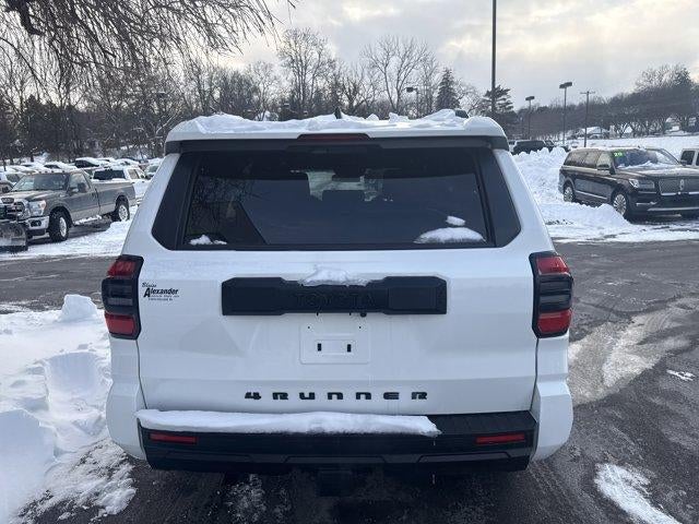 2025 Toyota 4Runner SR5 4WD (GS)