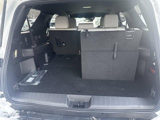 2025 Toyota 4Runner SR5 4WD (GS)