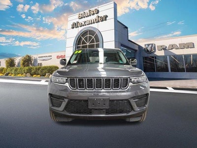 2023 Jeep Grand Cherokee Laredo X 4x4