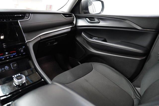 2023 Jeep Grand Cherokee Laredo X 4x4