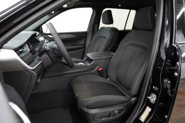 2026 Jeep Grand Cherokee Laredo X 4x4