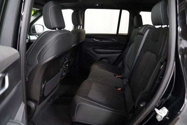 2026 Jeep Grand Cherokee Laredo X 4x4