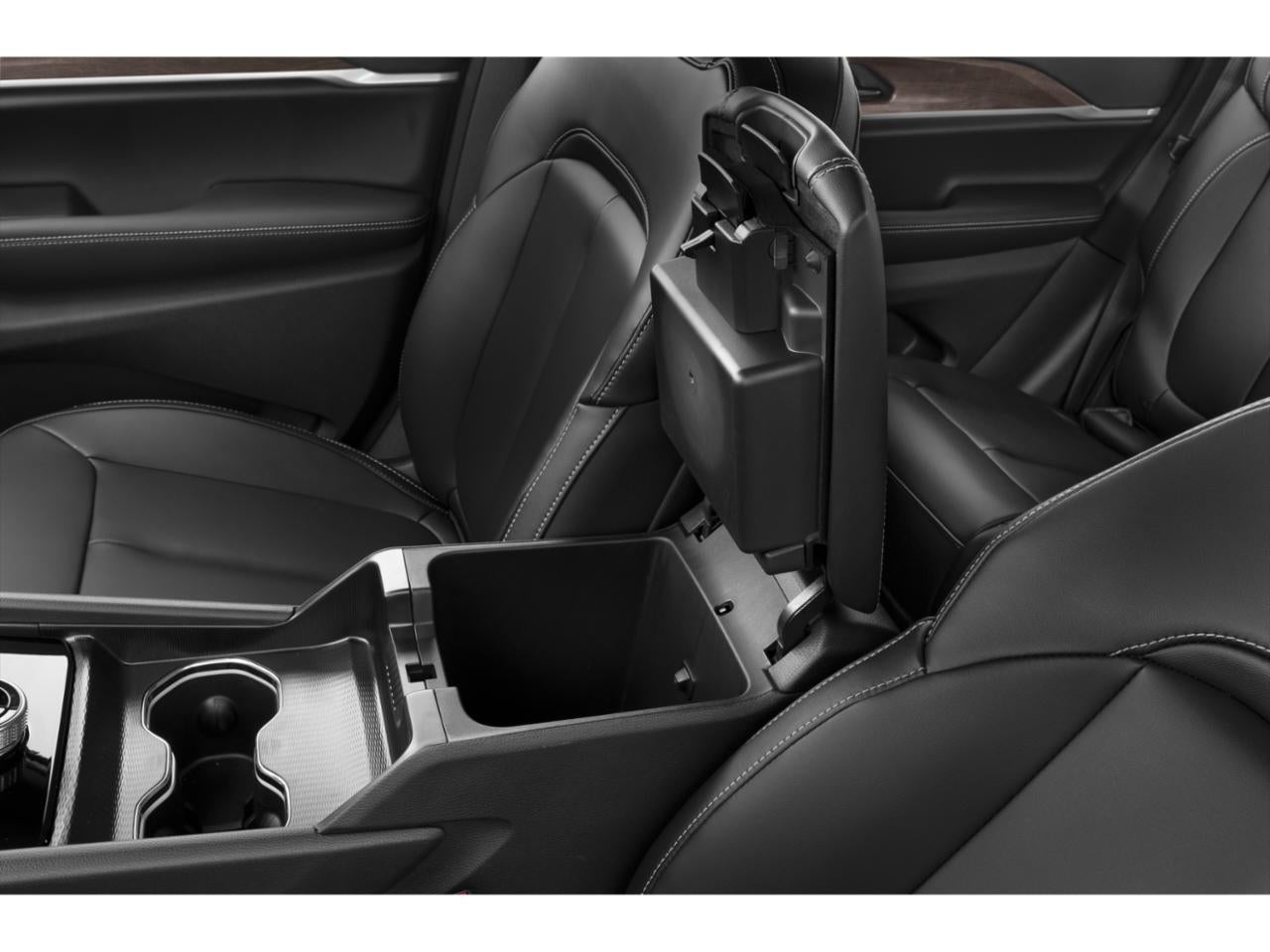 2026 Jeep Grand Cherokee Laredo Altitude 4x4