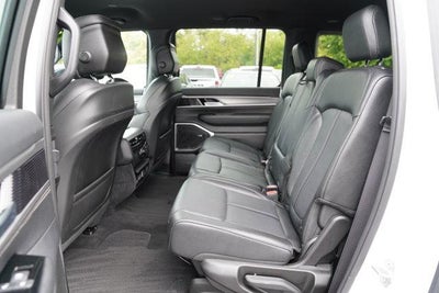 2025 Jeep Wagoneer L Series II 4x4