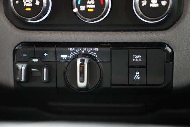 2022 RAM 1500 Big Horn 4x4 Crew Cab 5'7" Box
