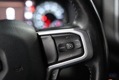 2020 RAM 1500 Laramie 4x4 Crew Cab 5'7" Box