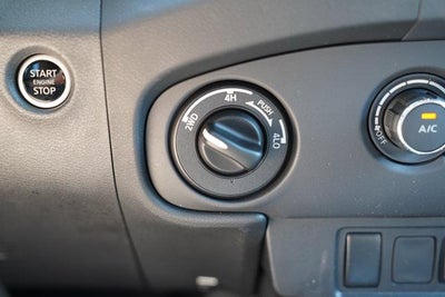 2024 Nissan Frontier Crew Cab 4x4 SV