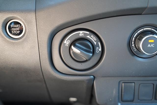 2024 Nissan Frontier Crew Cab 4x4 SV