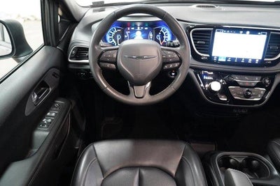 2023 Chrysler Pacifica Hybrid Touring L FWD