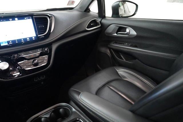 2023 Chrysler Pacifica Hybrid Touring L FWD