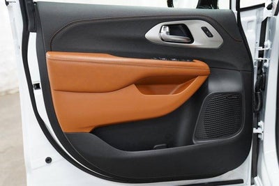 2026 Chrysler Pacifica Pinnacle AWD