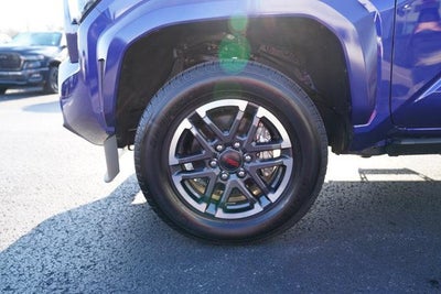 2025 Toyota Tacoma 4WD 4WD TRD Sport Double Cab 5' Bed AT (Natl)