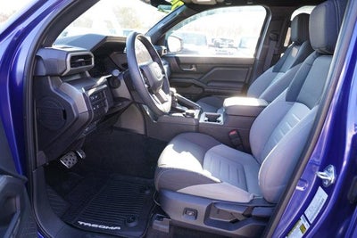 2025 Toyota Tacoma 4WD 4WD TRD Sport Double Cab 5' Bed AT (Natl)