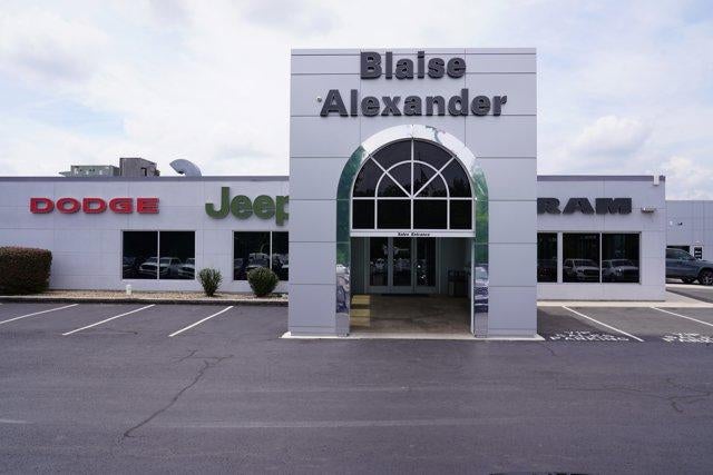 2019 Isuzu NPR HD 20 FT BOX TRUCK