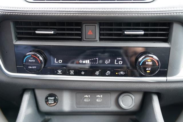 2025 Nissan Rogue AWD SV
