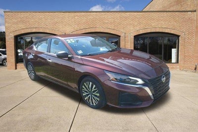 2025 Nissan Altima SV FWD