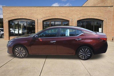 2025 Nissan Altima SV FWD