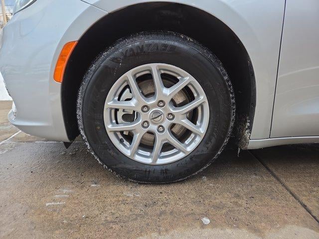 2024 Chrysler Pacifica Touring L FWD
