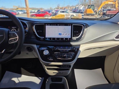 2024 Chrysler Pacifica Touring L FWD