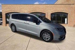 2024 Chrysler Pacifica Touring L FWD