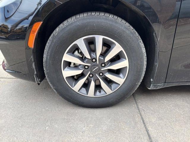 2023 Chrysler Pacifica Hybrid Touring L FWD