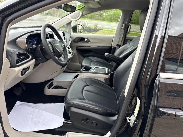 2023 Chrysler Pacifica Hybrid Touring L FWD