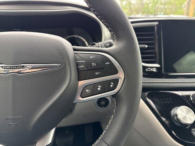 2023 Chrysler Pacifica Hybrid Touring L FWD