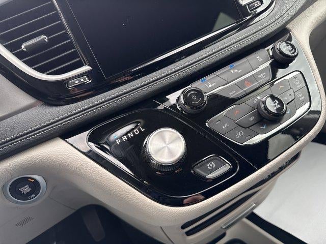 2023 Chrysler Pacifica Hybrid Touring L FWD