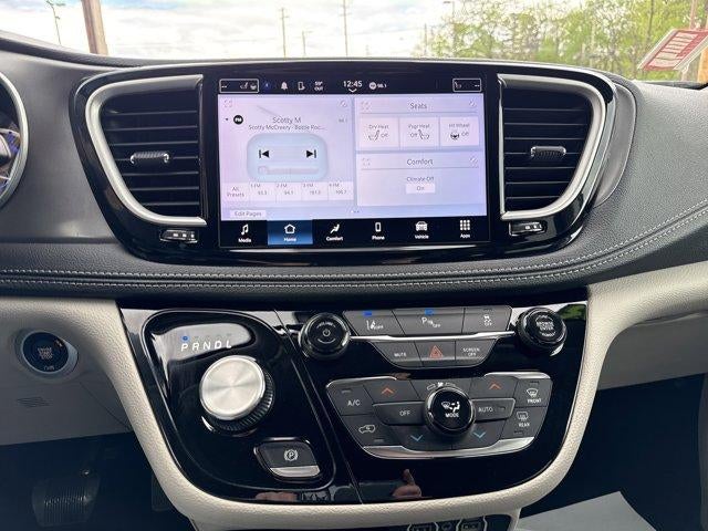 2023 Chrysler Pacifica Hybrid Touring L FWD