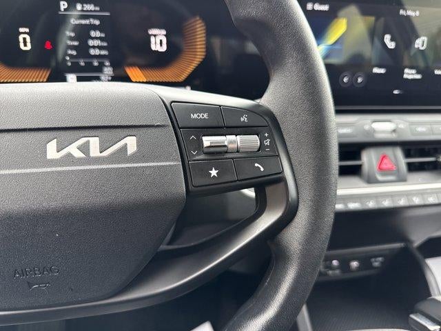 2025 Kia K4 LXS FWD