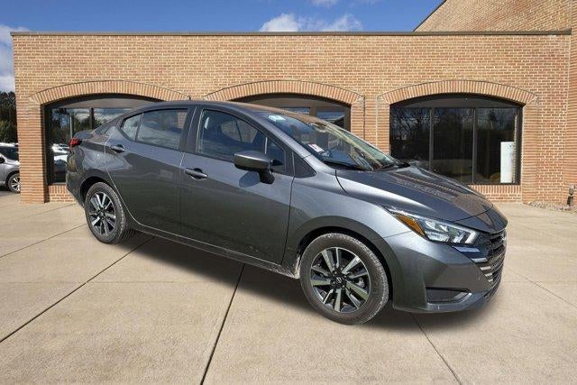 2025 Nissan Versa SV CVT