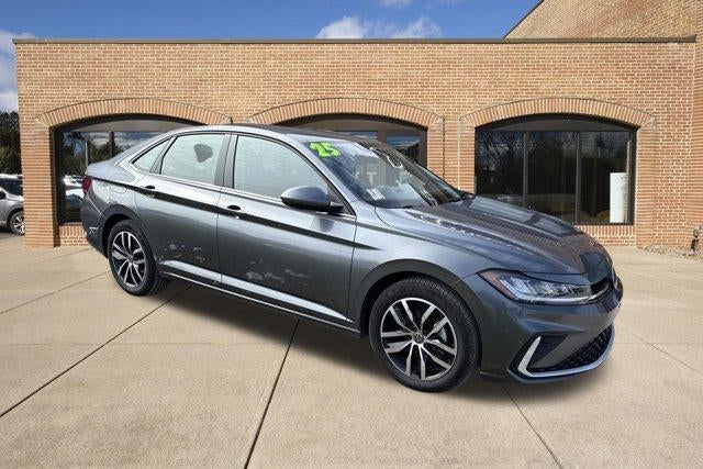 2025 Volkswagen Jetta SE Auto