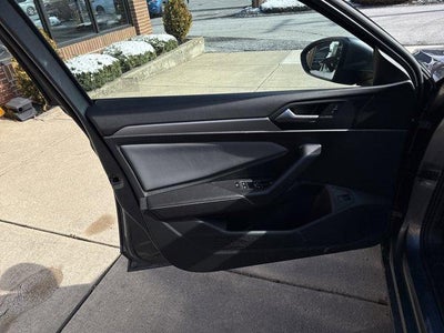 2025 Volkswagen Jetta SE Auto