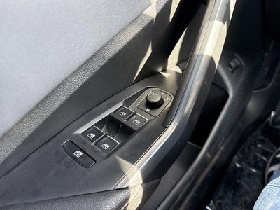 2025 Volkswagen Jetta SE Auto