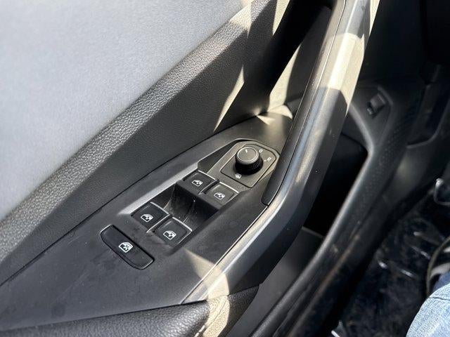 2025 Volkswagen Jetta SE Auto