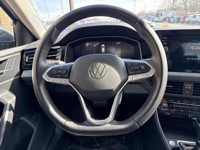 2025 Volkswagen Jetta SE Auto