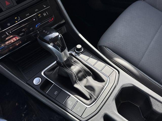 2025 Volkswagen Jetta SE Auto