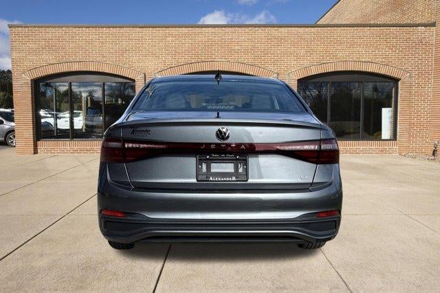 2025 Volkswagen Jetta SE Auto