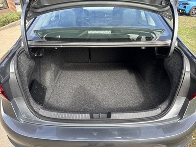 2025 Volkswagen Jetta SE Auto