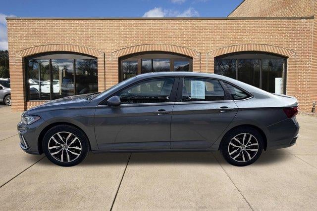 2025 Volkswagen Jetta SE Auto