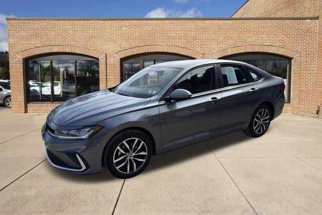 2025 Volkswagen Jetta SE Auto