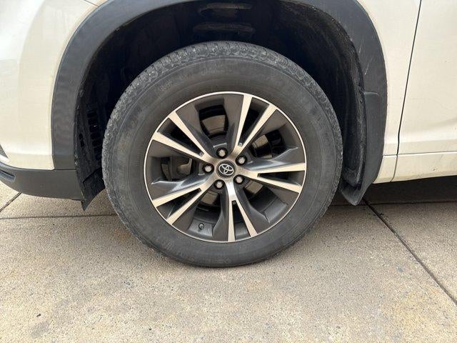 2016 Toyota Highlander AWD 4dr V6 XLE (Natl)