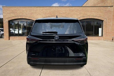 2025 Toyota Sienna LE FWD 8-Passenger (Natl)