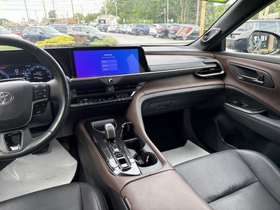2024 Toyota Crown Limited AWD (Natl)
